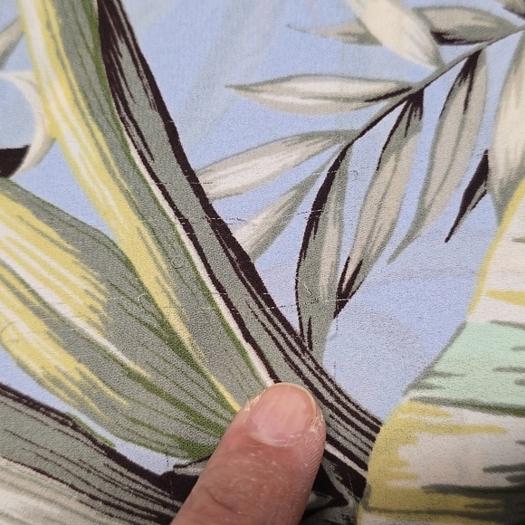 {Ann Taylor} Tropical Leaf Print Blouse in Blue and Green - Size XL - Picture 12 of 12